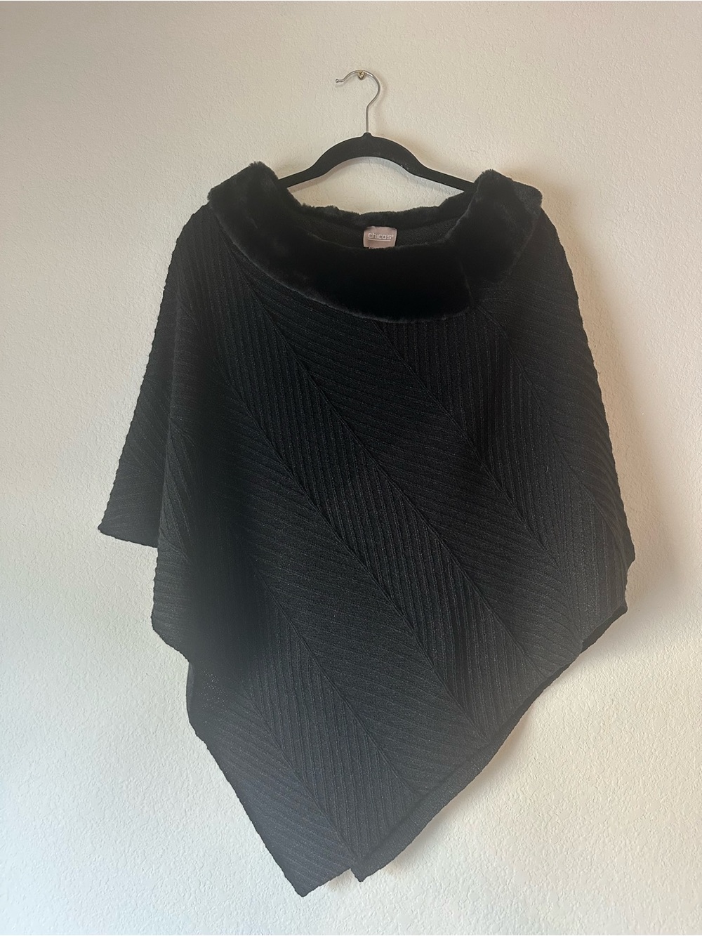 Black Faux-Fur Trim Poncho Sweater ONE SIZE